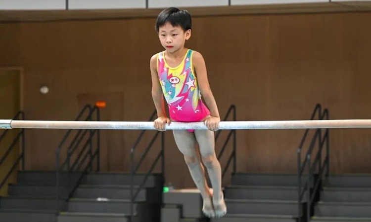 旭旭宝宝直播抽奖，中奖者简介让他破防，私信质问后连忙道歉