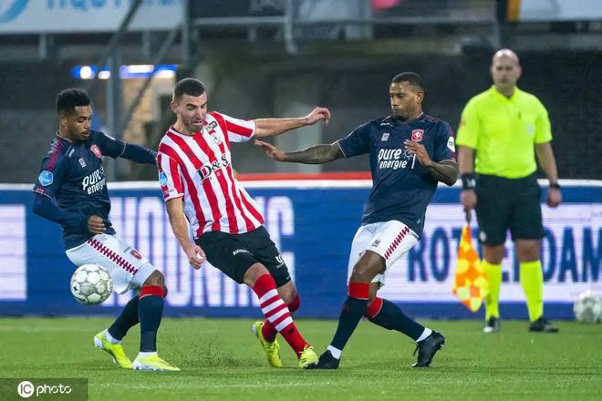 的台球选手 的台球选手