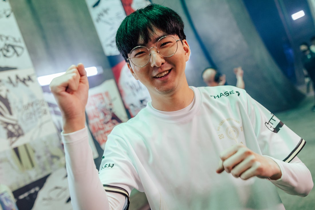 雄鹿连续打 雄鹿连续打